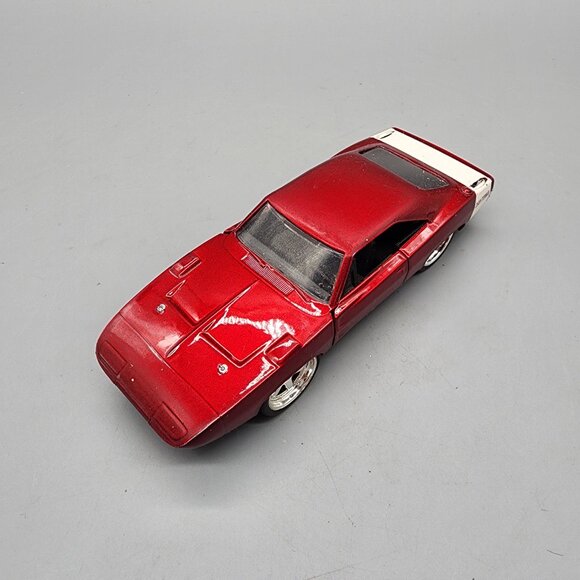 Jada 1969 Dodge Charger Daytona Red 1:24 Diecast Model Car Fast & Furious - Picture 2 of 10